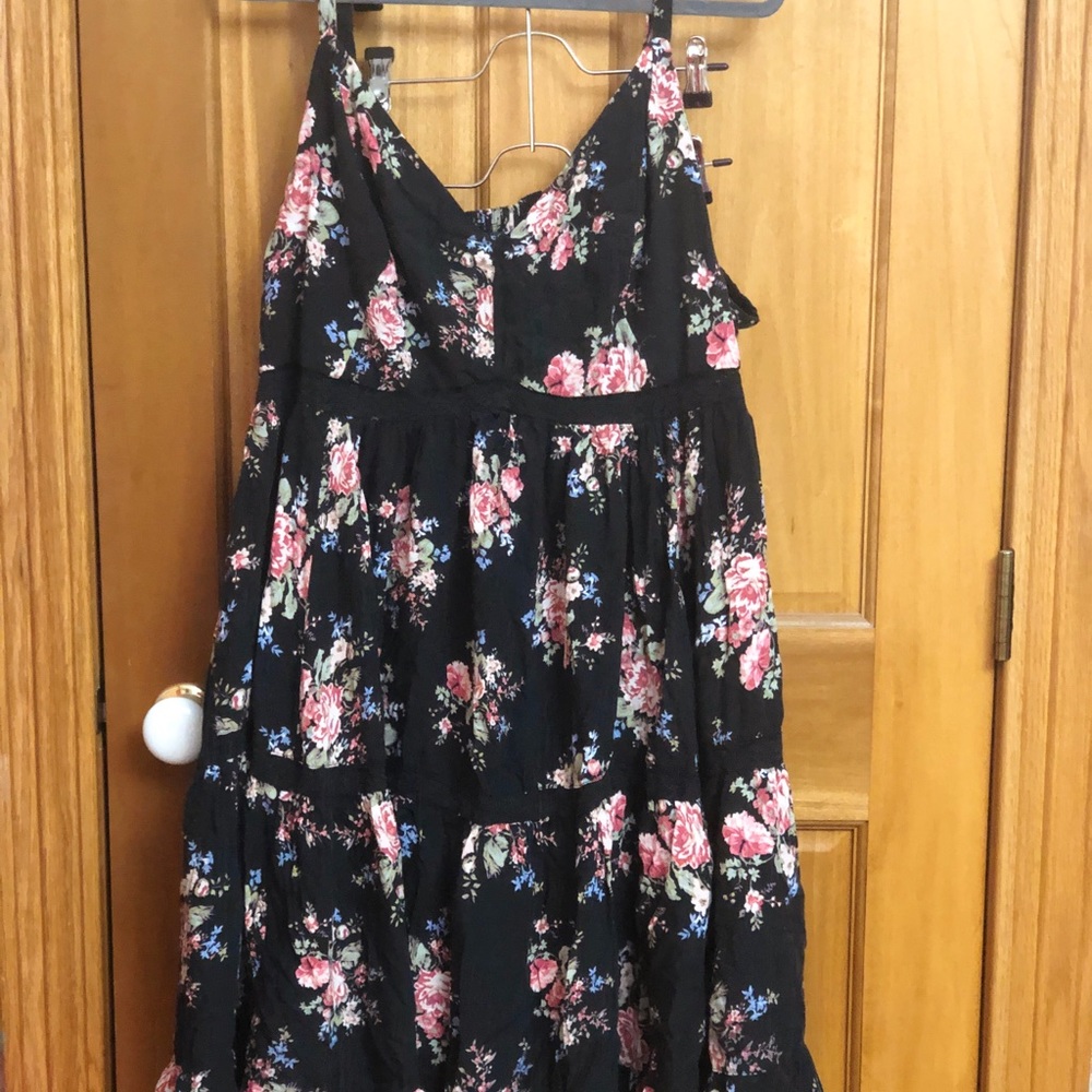 Torrid size 5 flower print midi dress